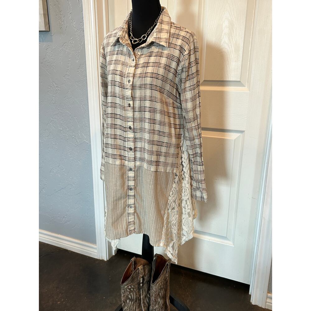 A’REVE Mixed Media Plaid & Lace Tunic Shirt | Boho Western | Size Medium - Picture 3 of 11